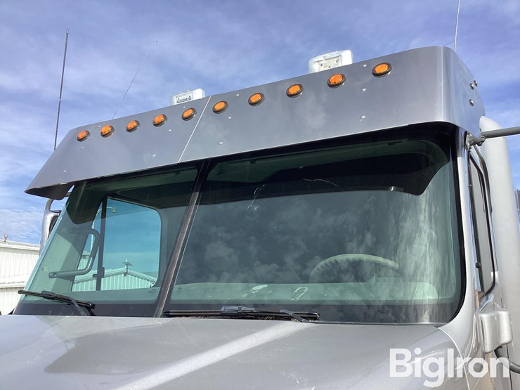 2007-freightliner-columbia-120-image-11