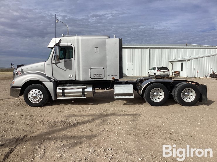 2007-freightliner-columbia-120-image-8