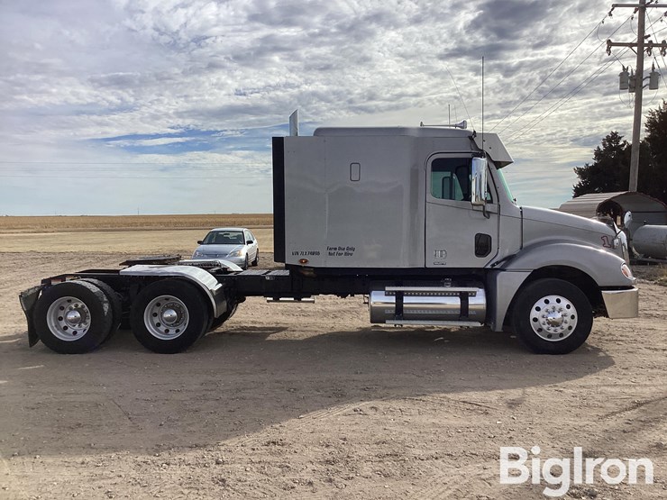 2007-freightliner-columbia-120-image-4
