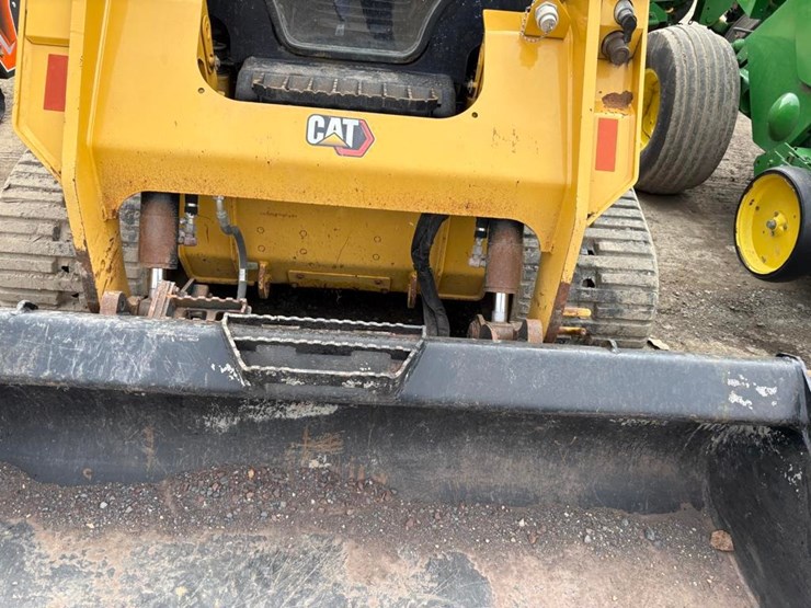 2021-caterpillar-259d3-image-14