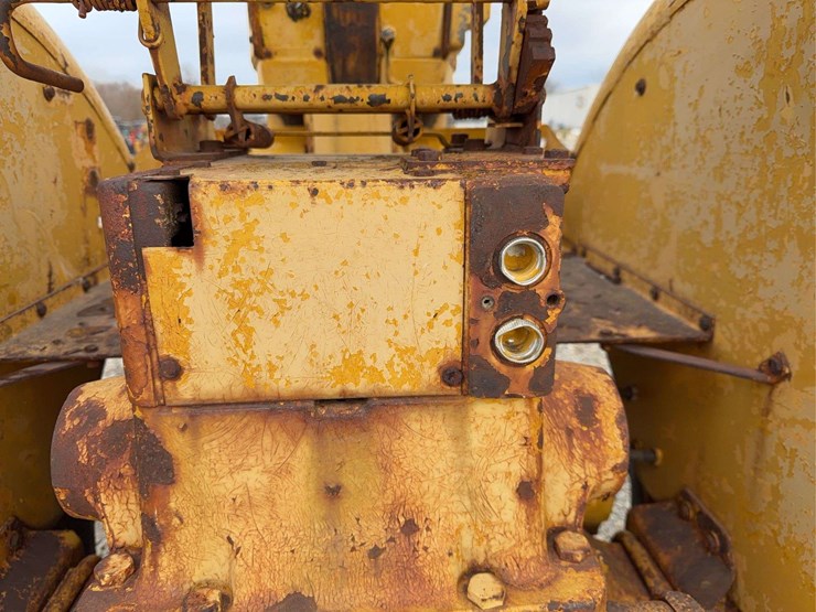 international-806-image-35