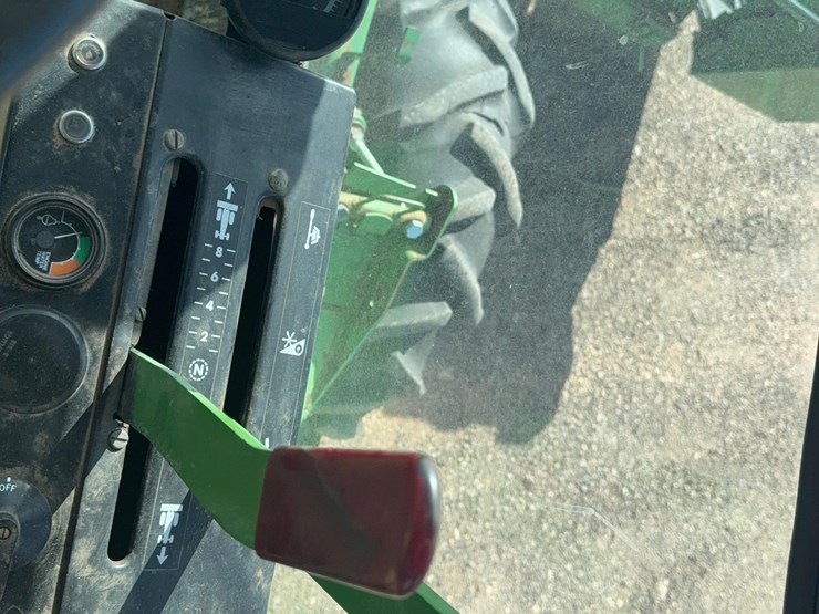 john-deere-2320-image-21