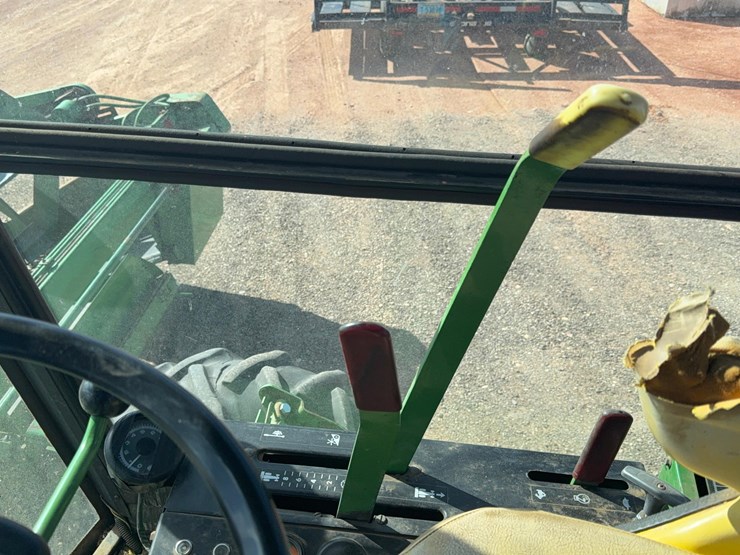 john-deere-2320-image-22