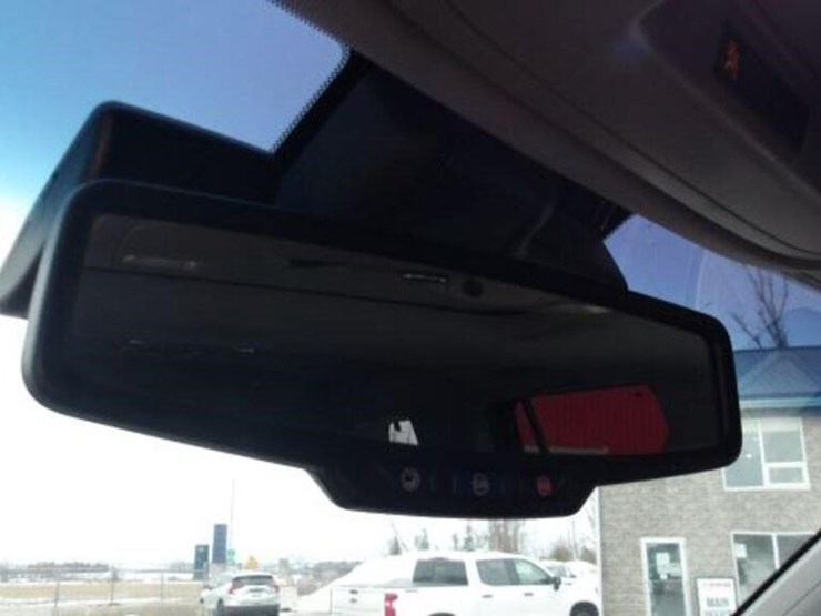 2016-gmc-yukon-denali-image-33