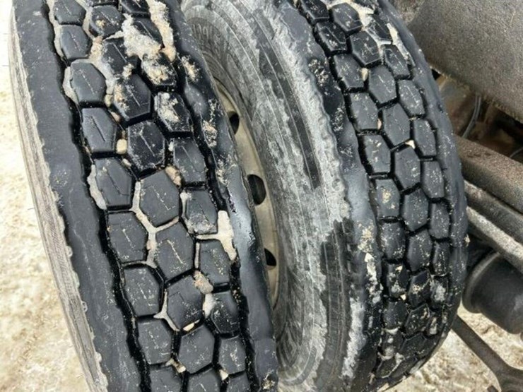 2017-western-star-4700-image-75