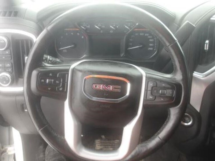 2022-gmc-2500hd-image-15