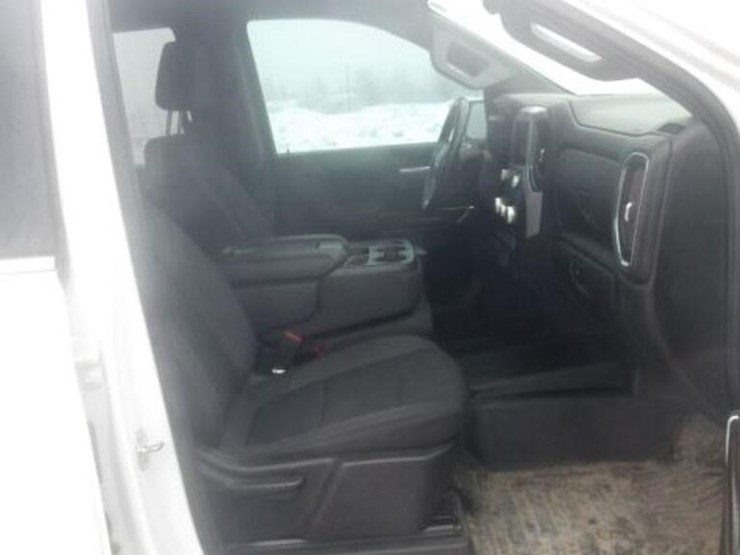 2022-gmc-2500hd-image-38