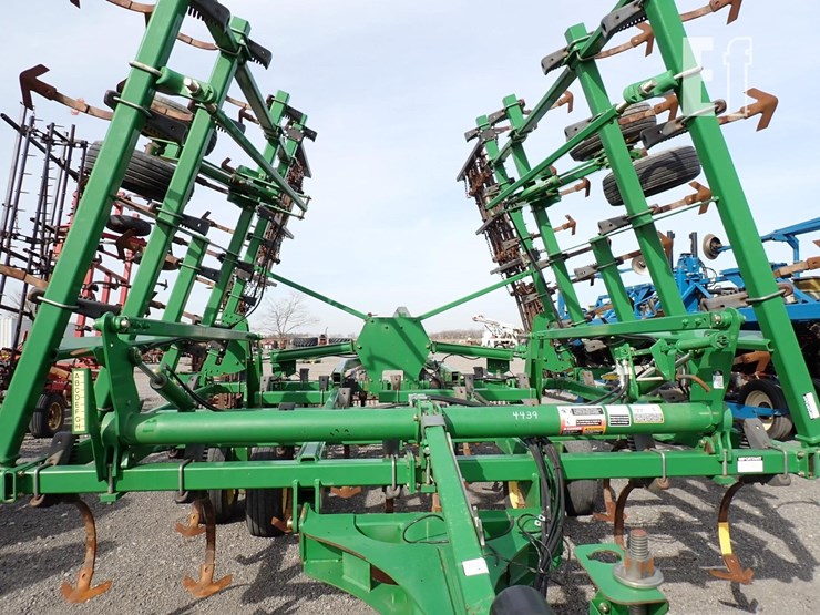 john-deere-2210l-image-5