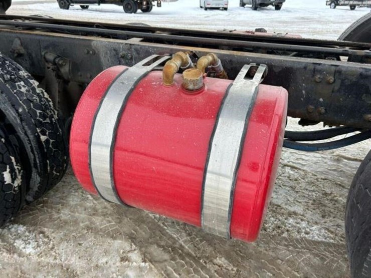 2017-western-star-4700-image-62