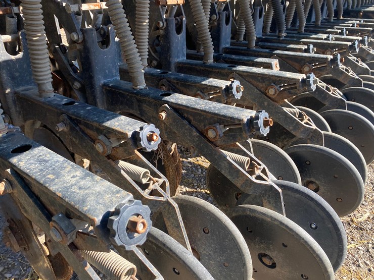 great-plains-solid-stand-30-image-81