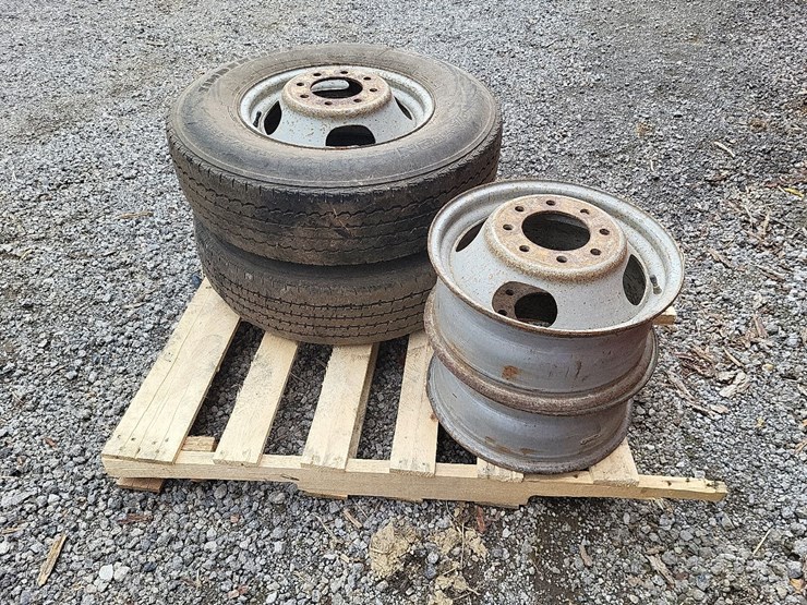 (2)-lt215/75r16-tires-w/(4)-8-bolt-rims-image-4