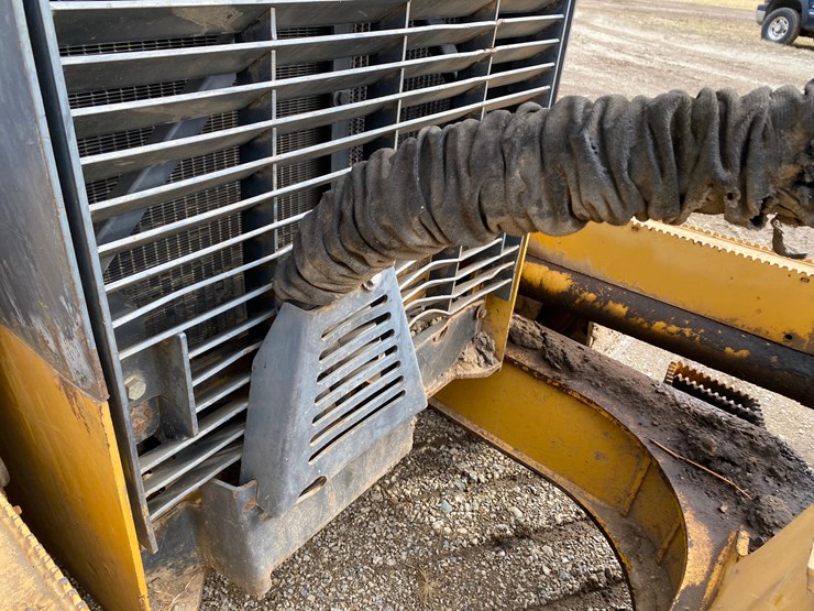 2005-deere-700h-image-14