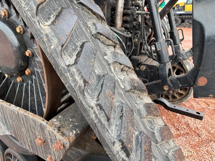 case-ih-magnum-380-rowtrac-image-11