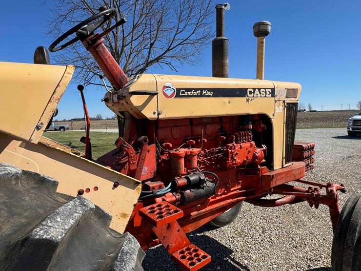 case-1030-comfort-king-tractor,-diesel,-wide-front,-18.4-34-tires,-5-front-weights,-2-remotes,-3pt.,-image-15
