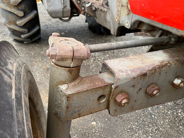 massey-ferguson-1135-image-15
