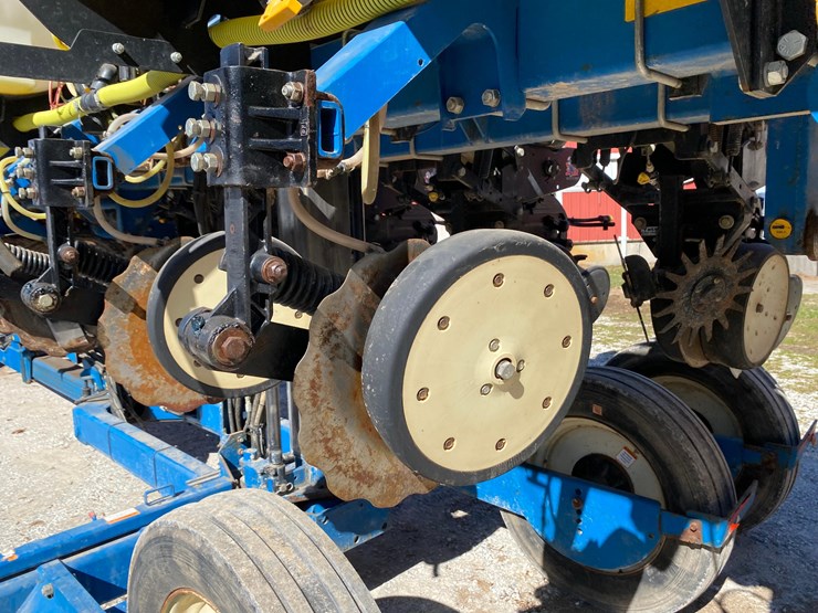 2009-kinze-3600-image-72