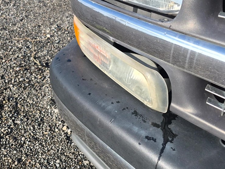 2002-chevrolet-1500-image-18