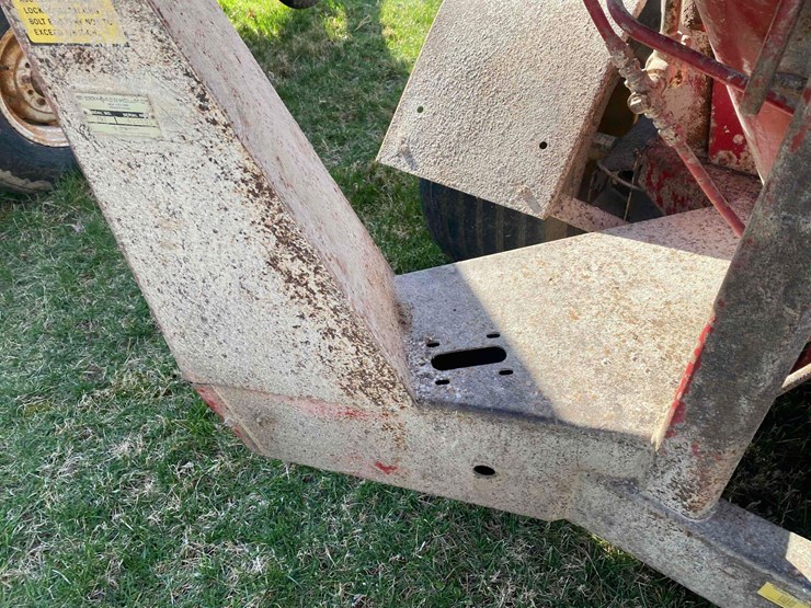 new-holland-357-image-9