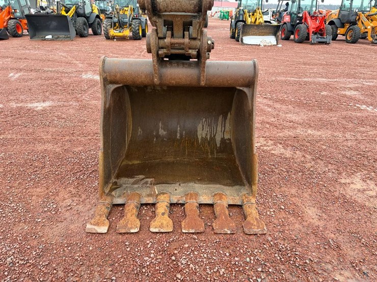 volvo-ec220dl-image-34