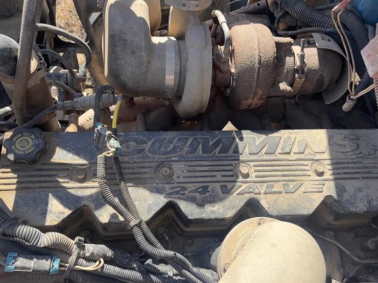 2000-freightliner-fl70-image-11