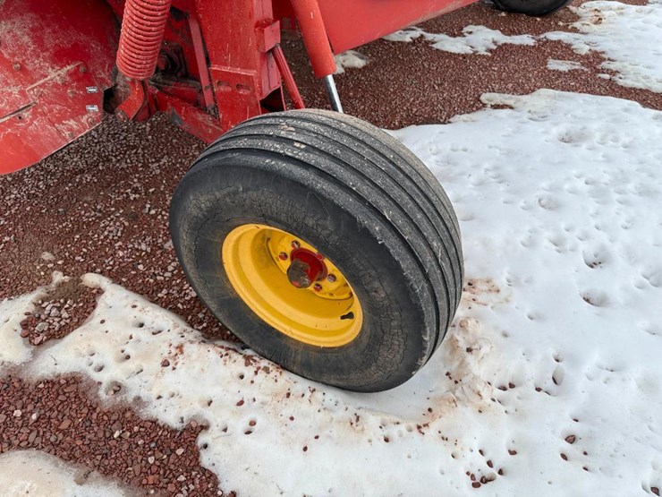 new-holland-1431-image-19