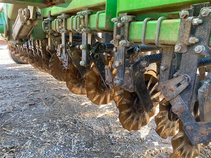 great-plains-solid-stand-30-image-19