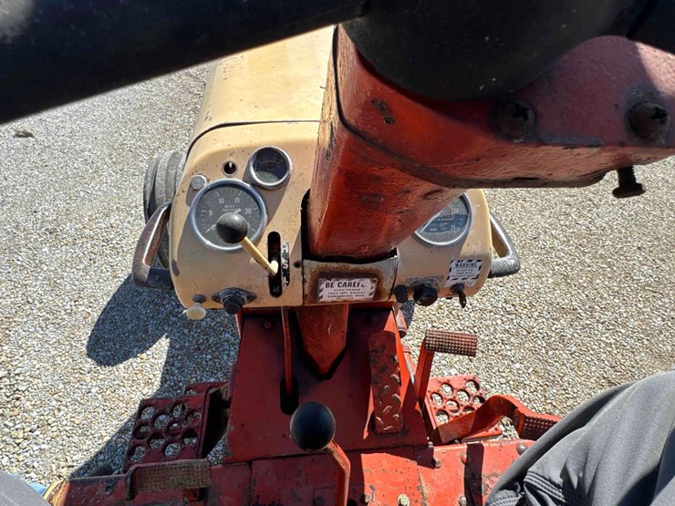 case-1030-comfort-king-tractor,-diesel,-wide-front,-18.4-34-tires,-5-front-weights,-2-remotes,-3pt.,-image-33