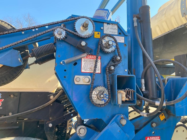 2009-kinze-3600-image-12