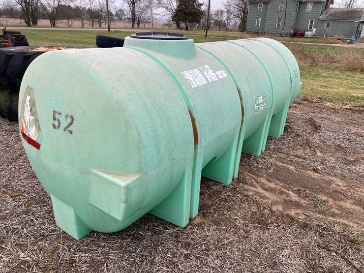 1000--gallon-poly-tank-image-1