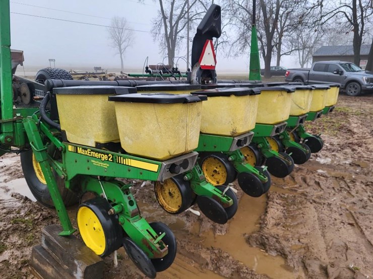 john-deere-7240-image-16