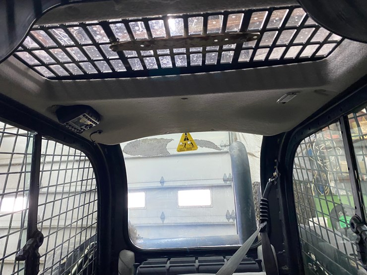 new-holland-l220-image-23