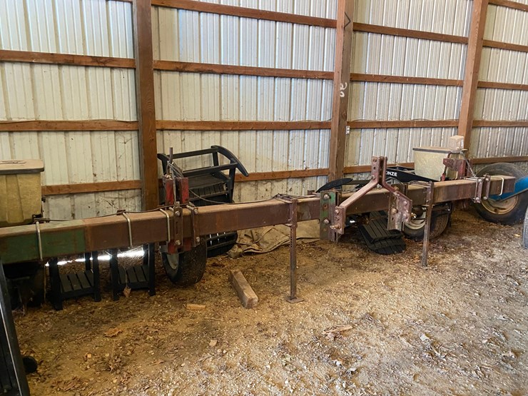 3pt-tool-bar-male-seed-corn-planter-image-1