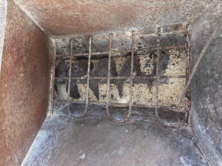 new-holland-357-image-5