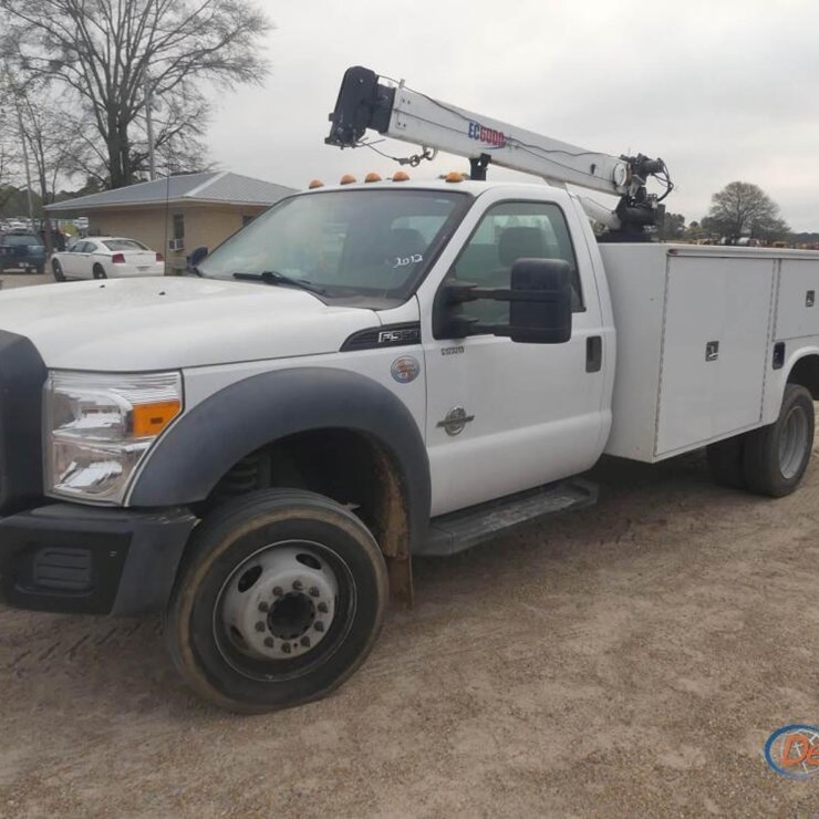 2012 FORD F550 XL