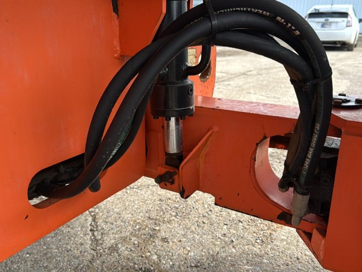 2005-jlg-400s-image-41