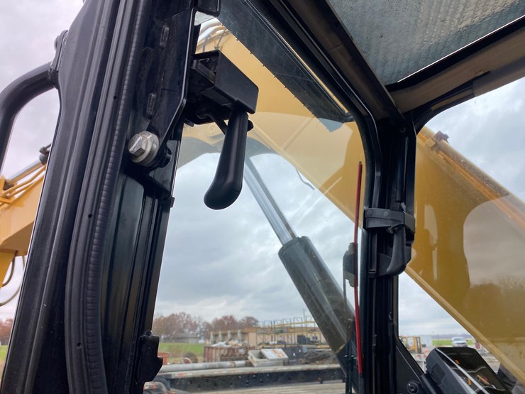 2019-caterpillar-307.5-image-44