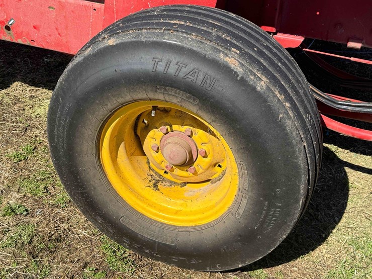 new-holland-bc5070-image-22