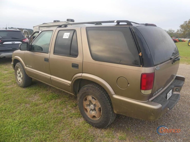 2003-chevrolet-blazer-image-3