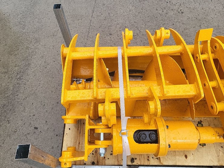 mini-mini-excavator-attachments-image-10