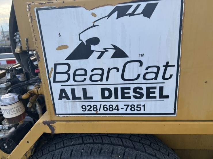 2013-bear-cat-bk250-towable-asphalt-crack-sealer-image-9