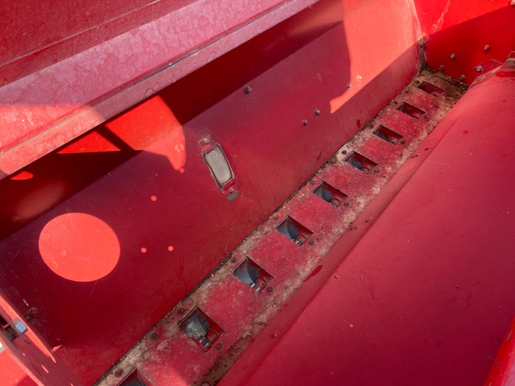 international-6200-image-30