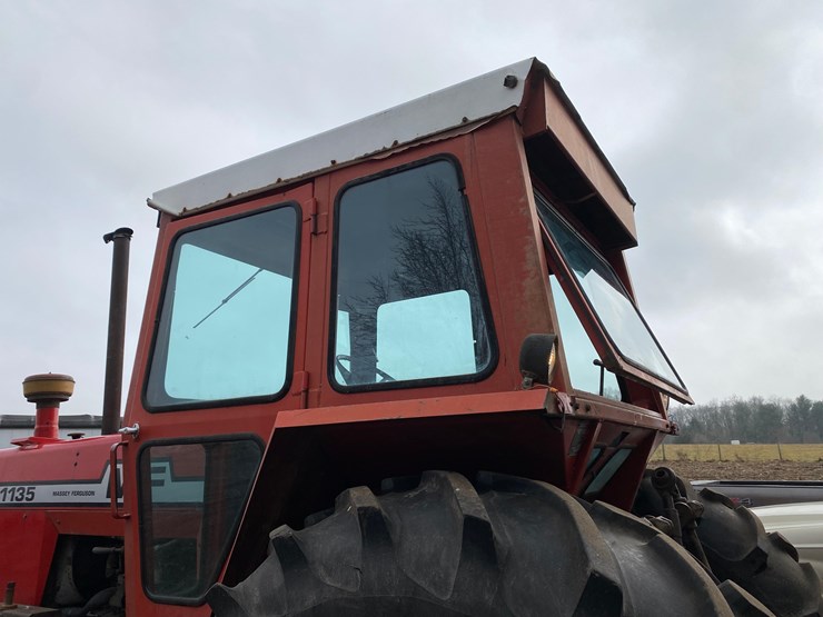 massey-ferguson-1135-image-39