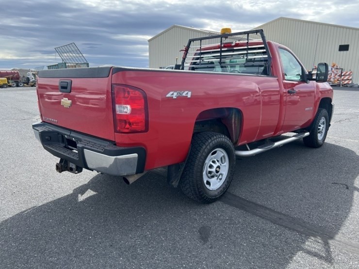 2011-chevrolet-silverado-2500-image-5