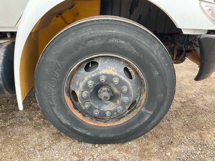 2005-international-durastar-4300-image-74