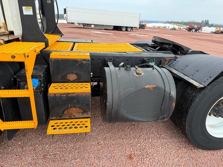 2013-kalmar-ottawa-4x2-image-22