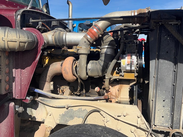 1986-peterbilt-semi-truck-image-11