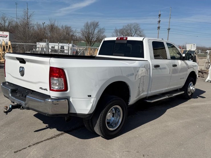 2022-dodge-3500-image-5