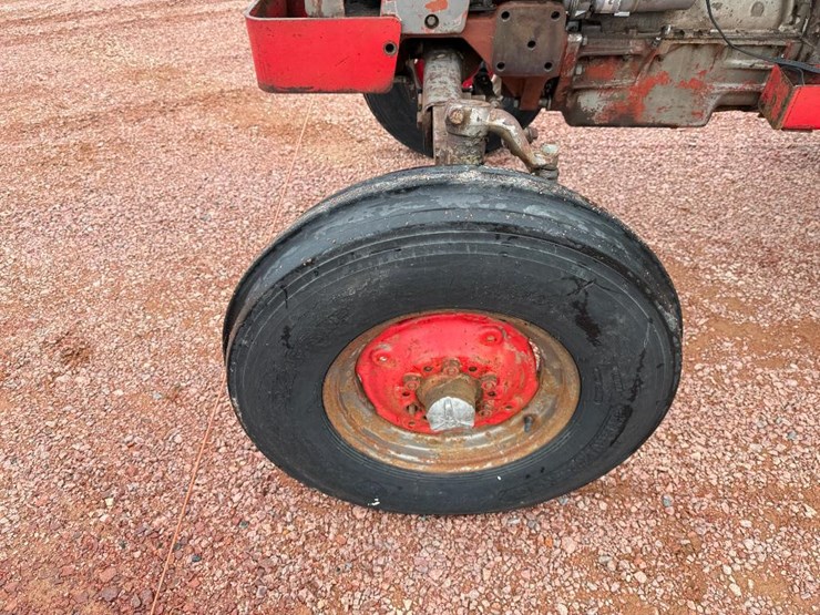 massey-ferguson-165-image-12