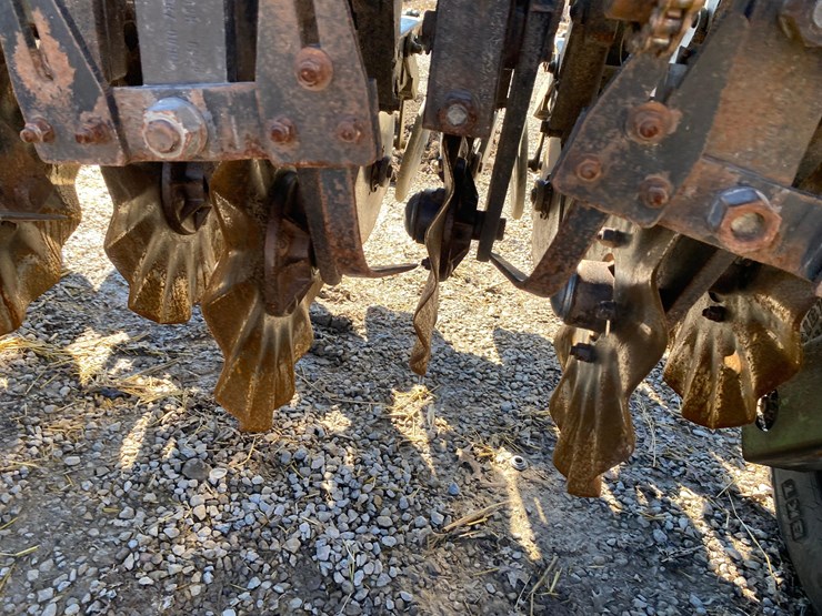 great-plains-solid-stand-30-image-14