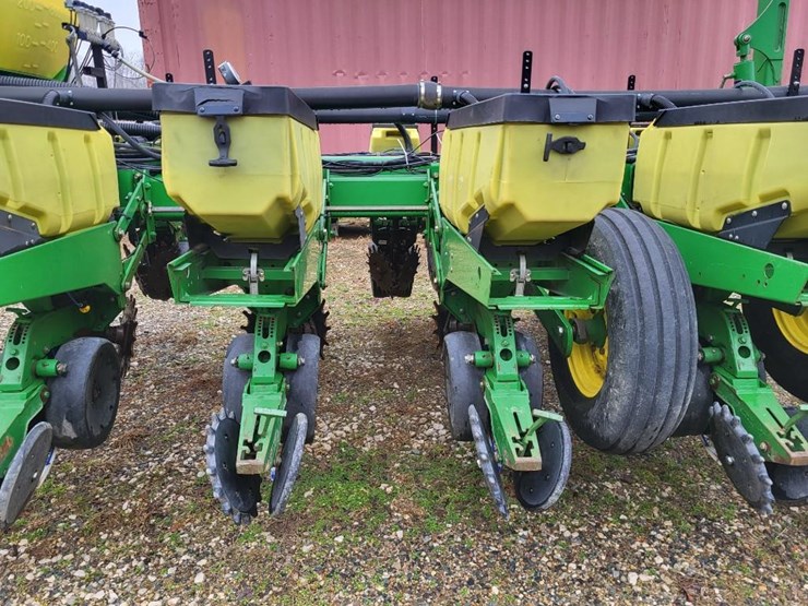 2010-john-deere-1770nt-image-52